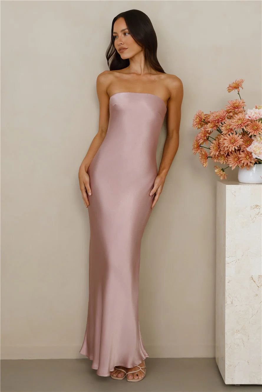 Damen Elegantes schulterfreies Maxikleid aus satinähnlichem Material Shopnory