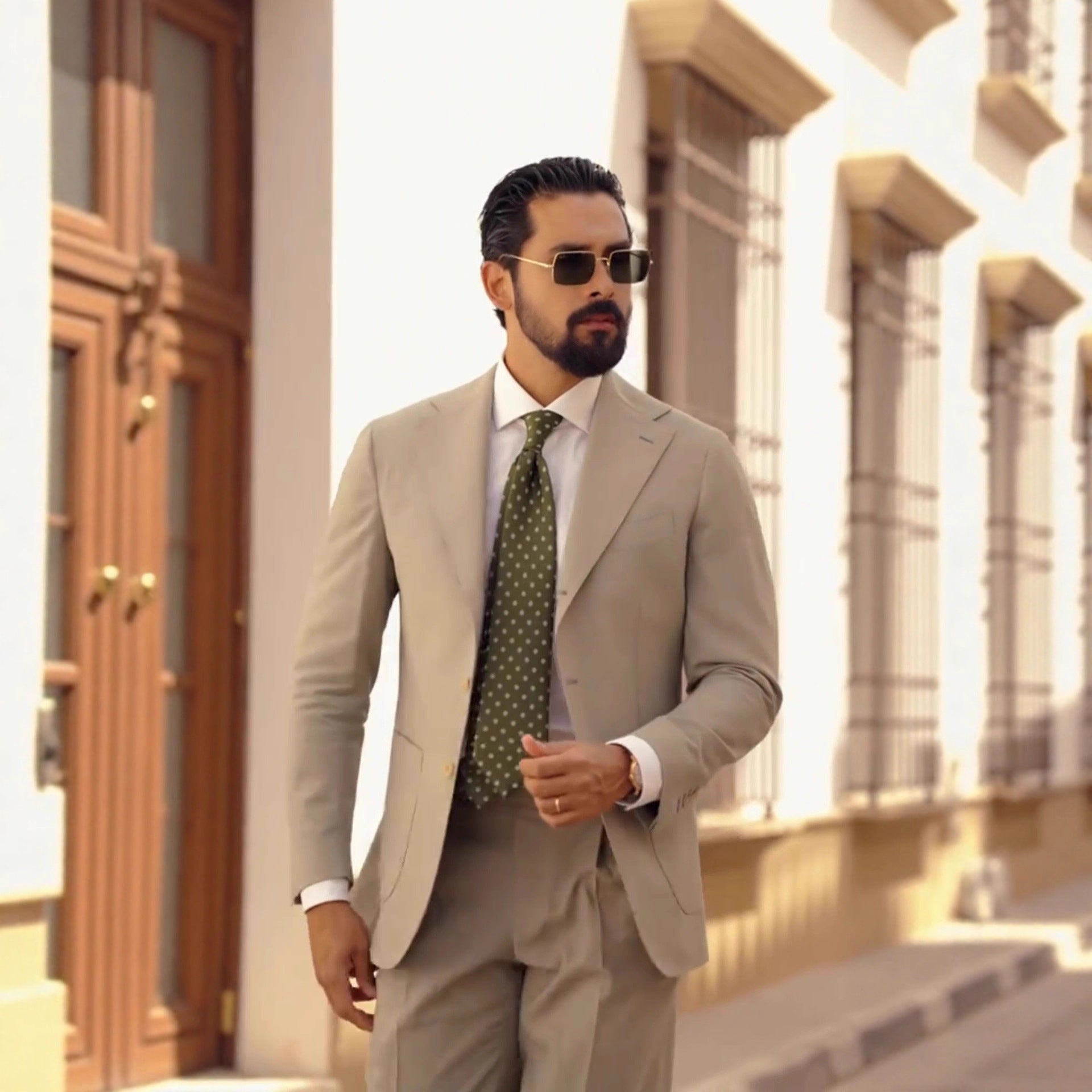 Herren eleganter Anzug im modernen Schnitt mit stilvollen Details Shopnory