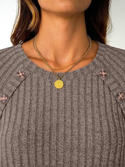 Damen Gerippter Rundhals-Pullover mit dekorativen Schulterknöpfen Shop Nory