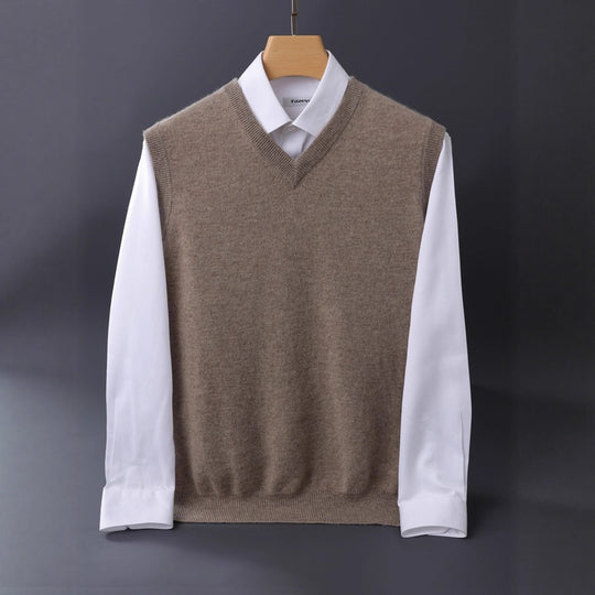Herren Feine V‑Ausschnitt Strickweste aus Merino‑Blend mit geripptem Saum Shop Nory