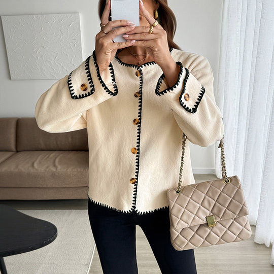 Damen Oversized Bouclé-Jacke mit dekorativer Ziernaht und goldenen Knöpfen Shop Nory