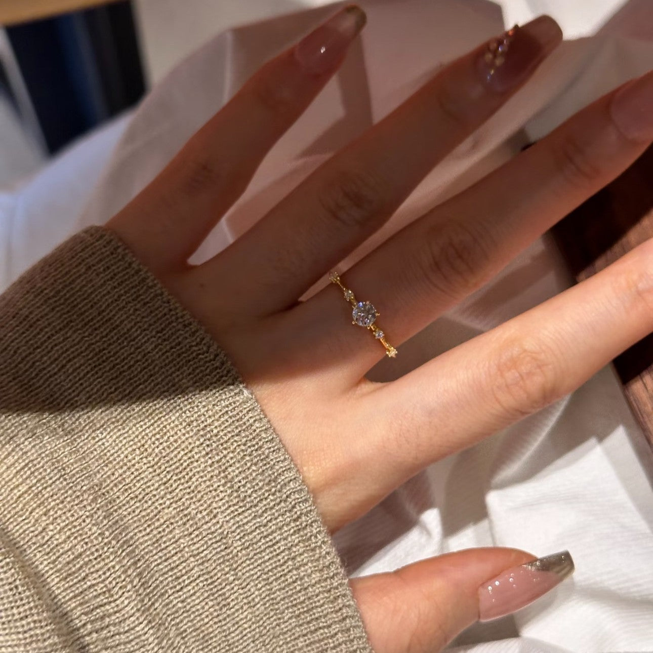 Damen zarter Ring mit funkelndem Zirkonia-Shop Nory