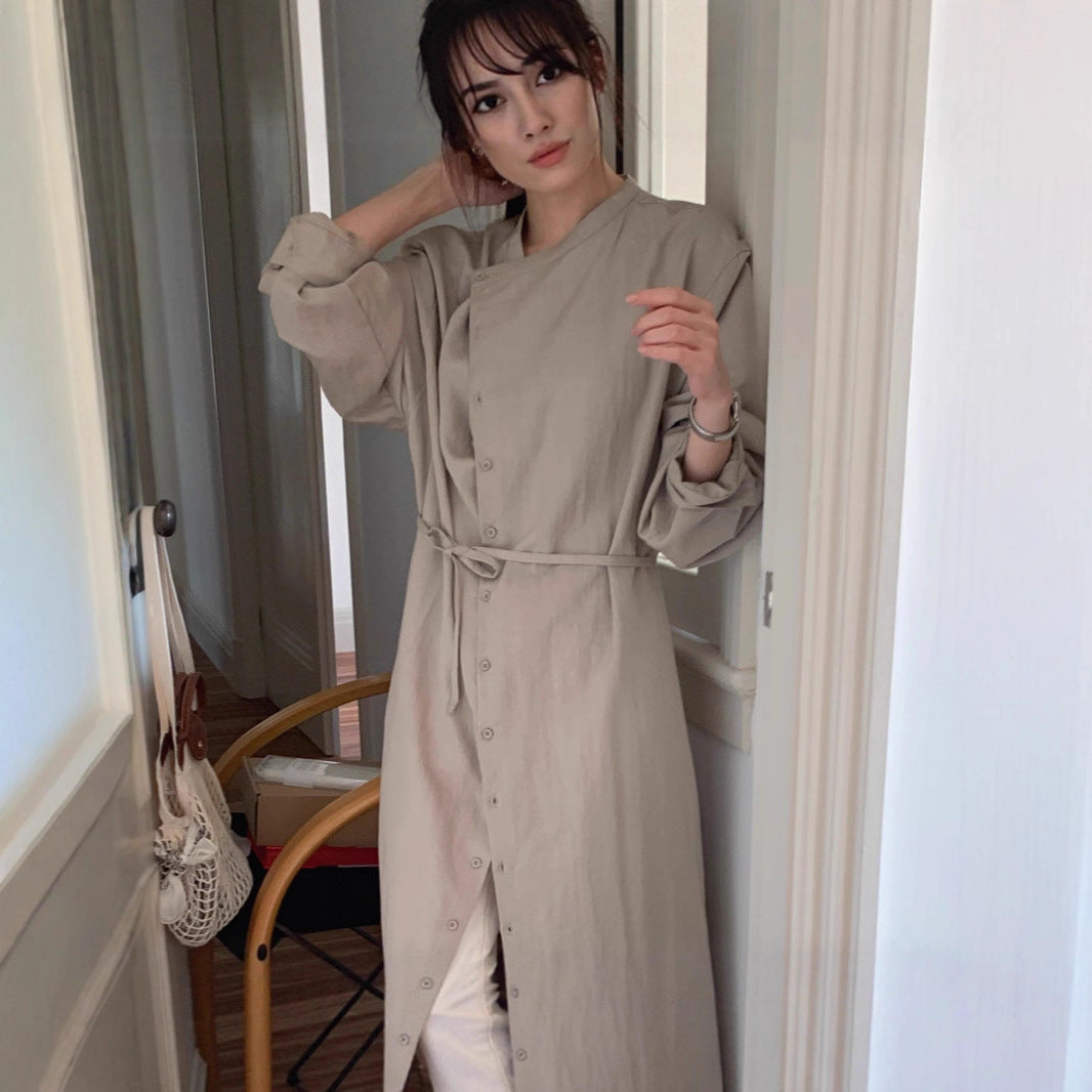 Damen Langes Shirtkleid mit V-Ausschnitt, durchgehender Knopfleiste und Taillengürtel Shop Nory