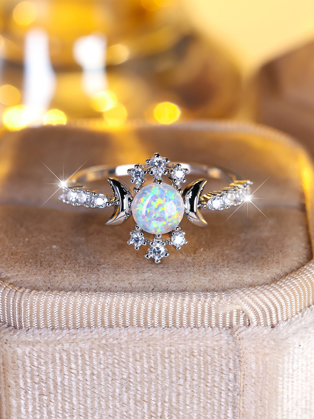 Damen Ring mit schimmerndem Opalsteinglanz und funkelnden Zirkonia-Elementen Shop Nory