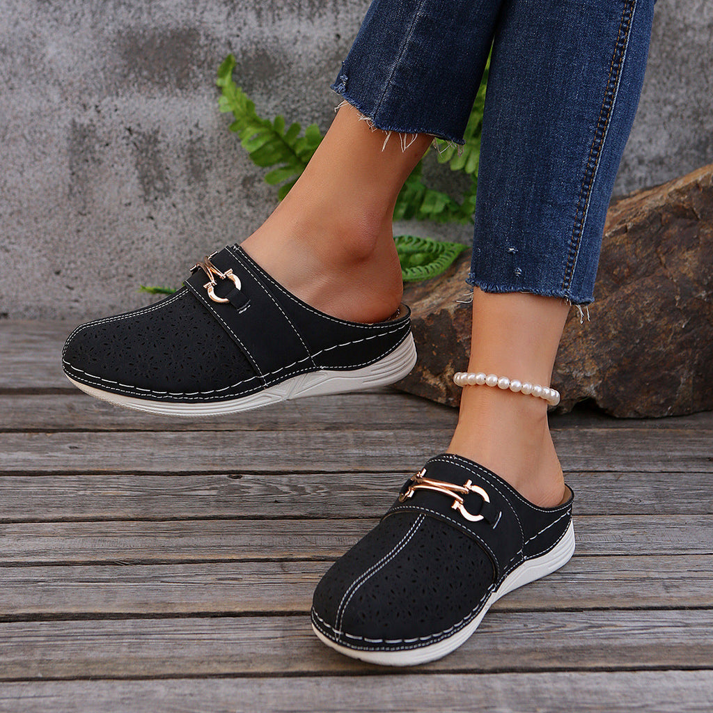 Damen Clogs mit floralem Lochdesign und komfortabler Fußbettgestaltung