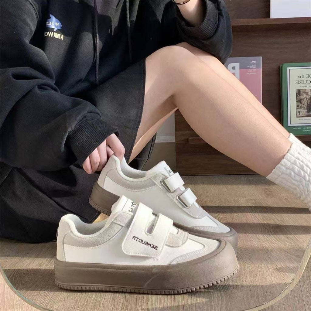 Damen Bequeme Sneaker mit doppeltem Klettverschluss und dämpfender Sohle