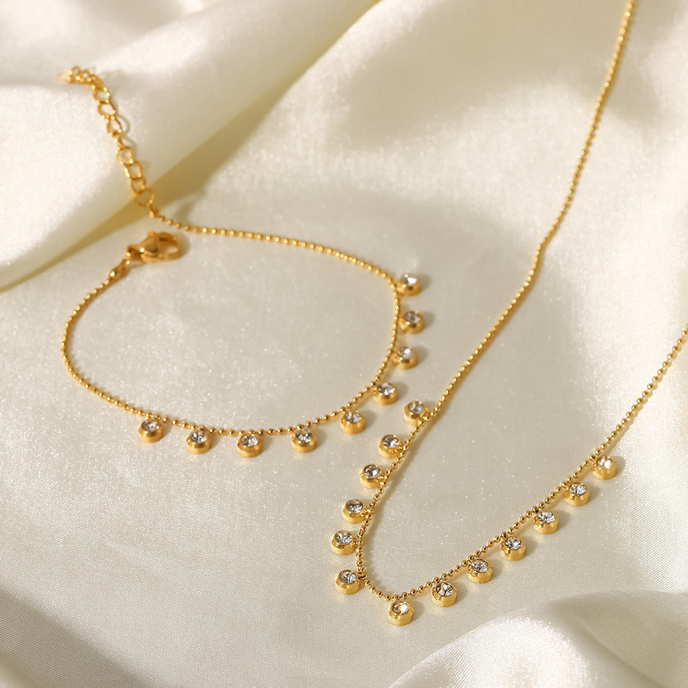 Damen Halskette mit funkelnden Zirkonia-Anhängern und feiner Edelstahlerarbeitung Shop Nory