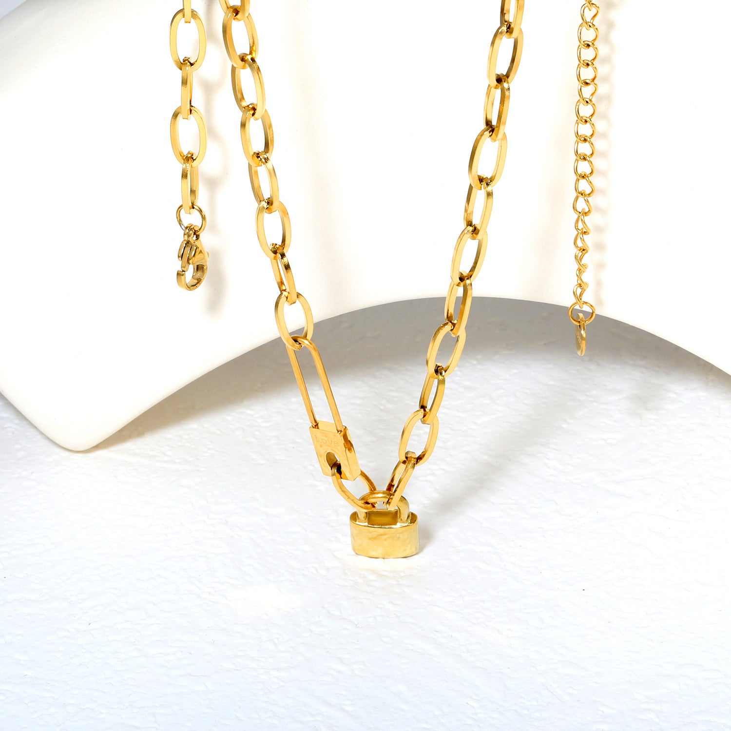 Damen Kette mit modernem Verschluss und liebevollem Anhänger Shop Nory