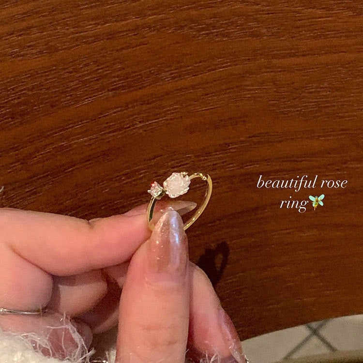 Damen Ring mit floralem Design und funkelnden Akzenten Shop Nory