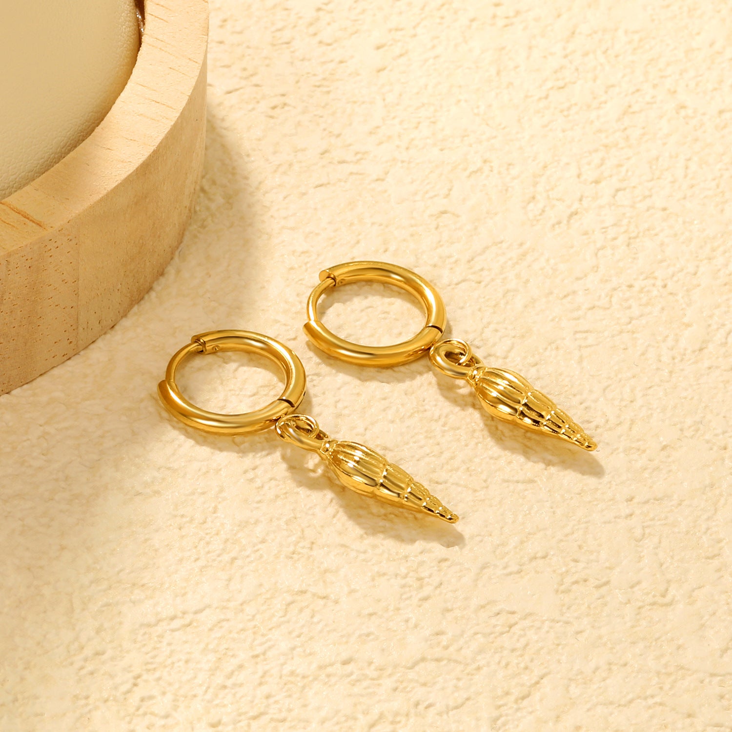 Damen Hängende Ohrstecker mit muschelförmigen Anhängern aus hochwertigem Edelstahl Shop Nory