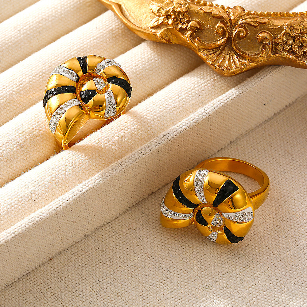 Damenring mit exquisiter Gestaltung aus Edelstahl und tschechischen Diamanten Shop Nory