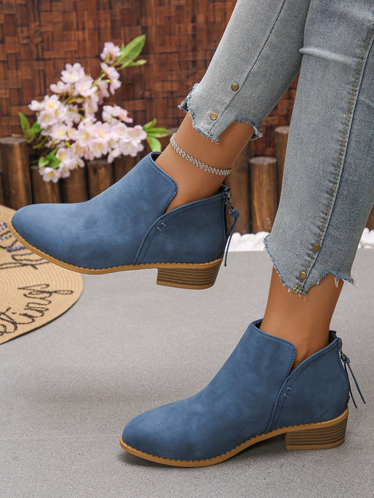 Damen Kurzstiefel mit Fersenreißverschluss, seitlichem Cut-Out und niedrigem Blockabsatz Shop Nory