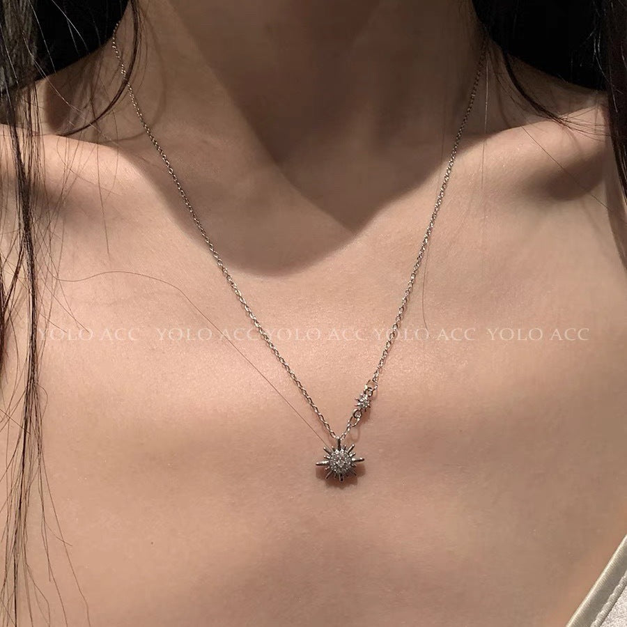 Damen Halskette mit filigranem Sonnenmotiv und funkelnden Zirkonia Shop Nory