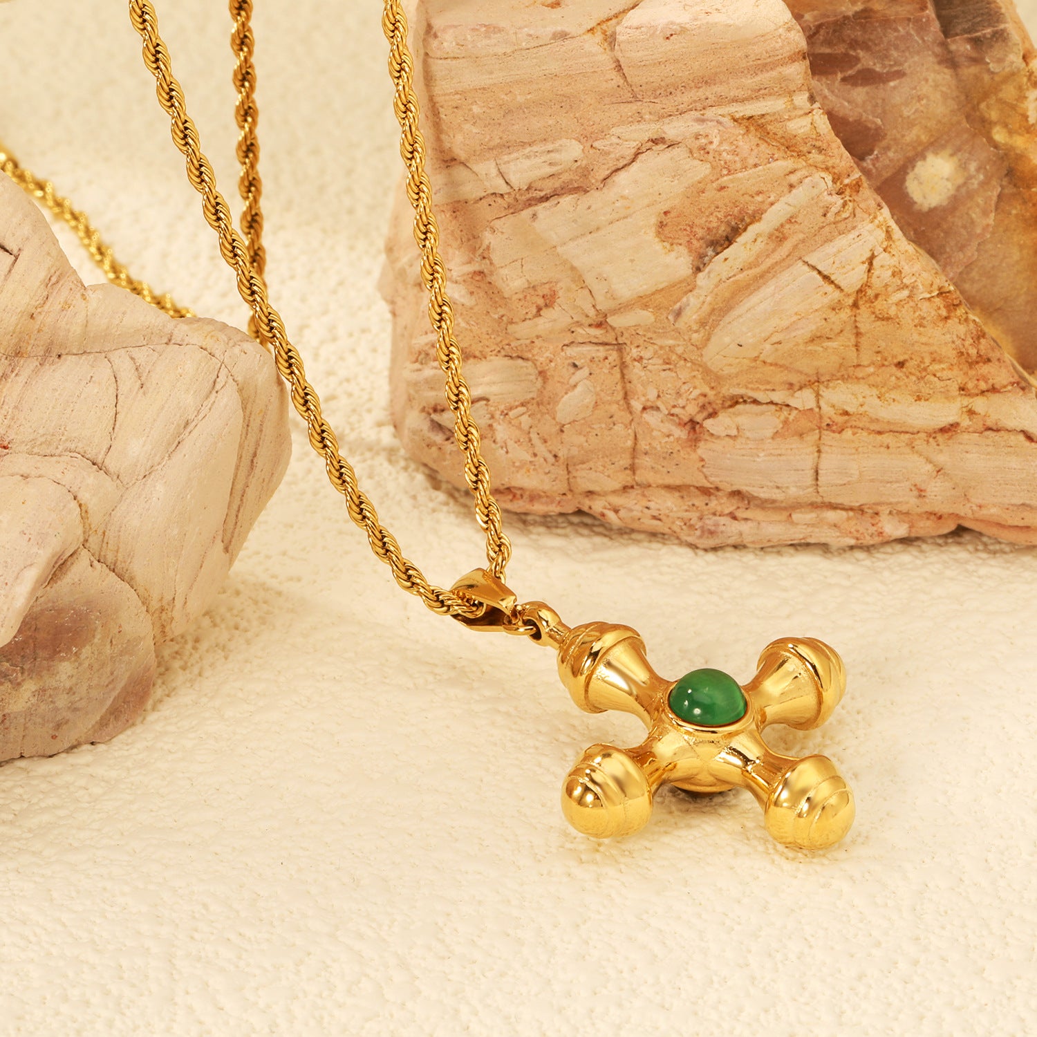 Damen Halskette mit kunstvollem Kreuz-Anhänger und verstellbarer Kette Shop Nory
