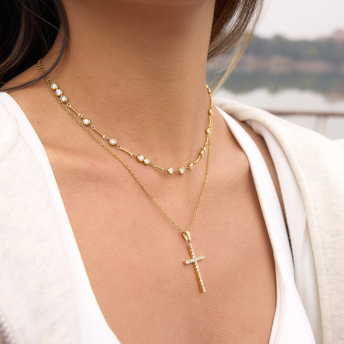Damen Halskette mit funkelnden Zirkonia und elegantem Edelstahldesign Shop Nory