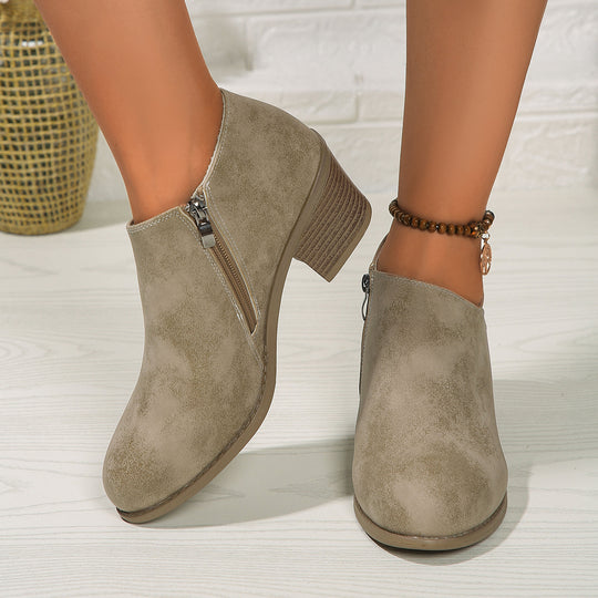 Damen kurze Stiefelette mit seitlichem Reißverschluss gepolstertem Komfortfußbett und stabilem Blockabsatz Shop Nory