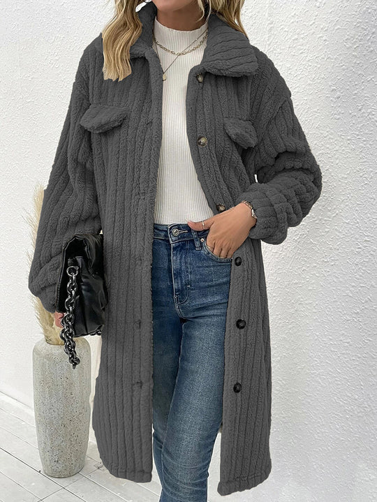Damen nan langer Teddy-Mantel mit Schalkragen und aufgesetzten Brusttaschen Shop Nory