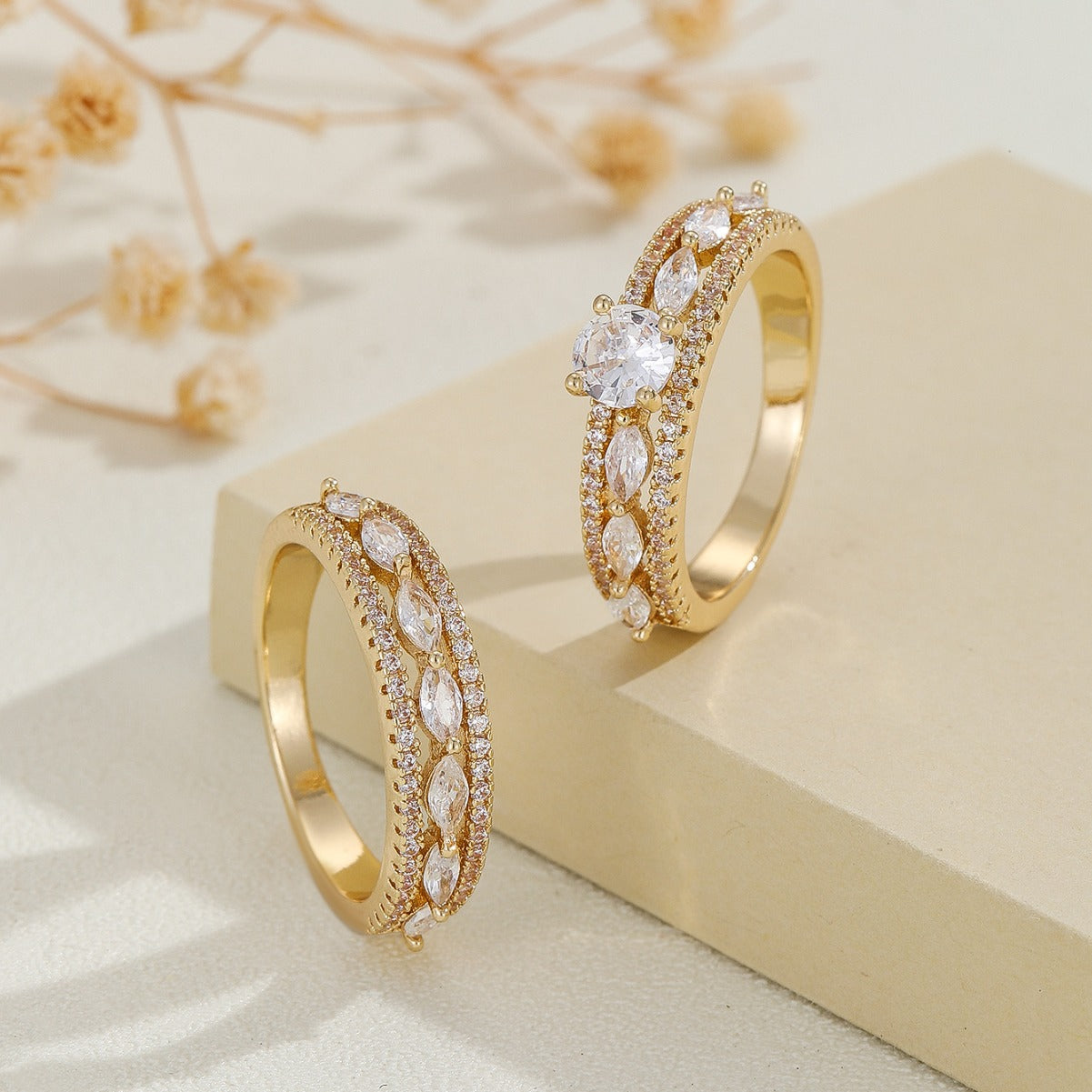 Damen Eleganter Ring mit zarten Zirkonia-Inlays Shop Nory