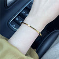 Damen elegantes Armband aus hochwertigem Metall mit minimalistischer Gestaltung Shop Nory