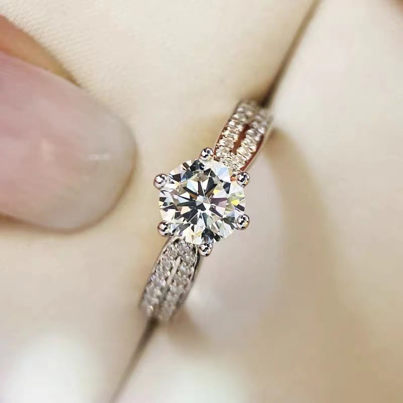 Damen Halo-Verlobungsring mit funkelndem Zirkonia und feinen Details Shop Nory