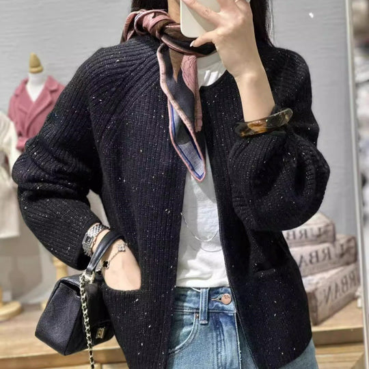Damen Kurzgeschnittene kastige Strickjacke mit geripptem Feinstrick Ballonärmeln und aufgesetzten Eingrifftaschen Shop Nory