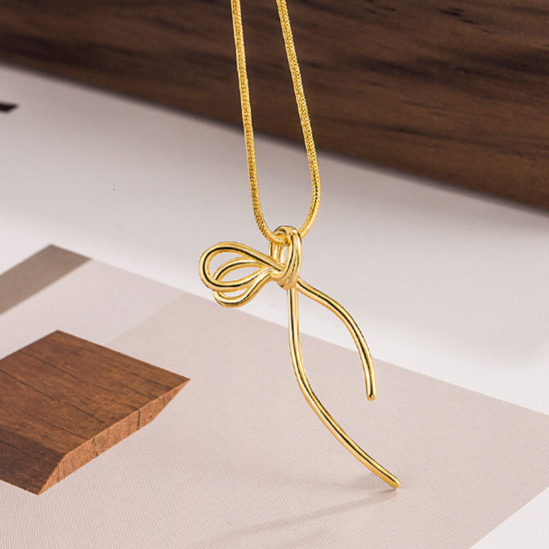 Damen Halskette mit kunstvollem Knotenanhänger Shop Nory