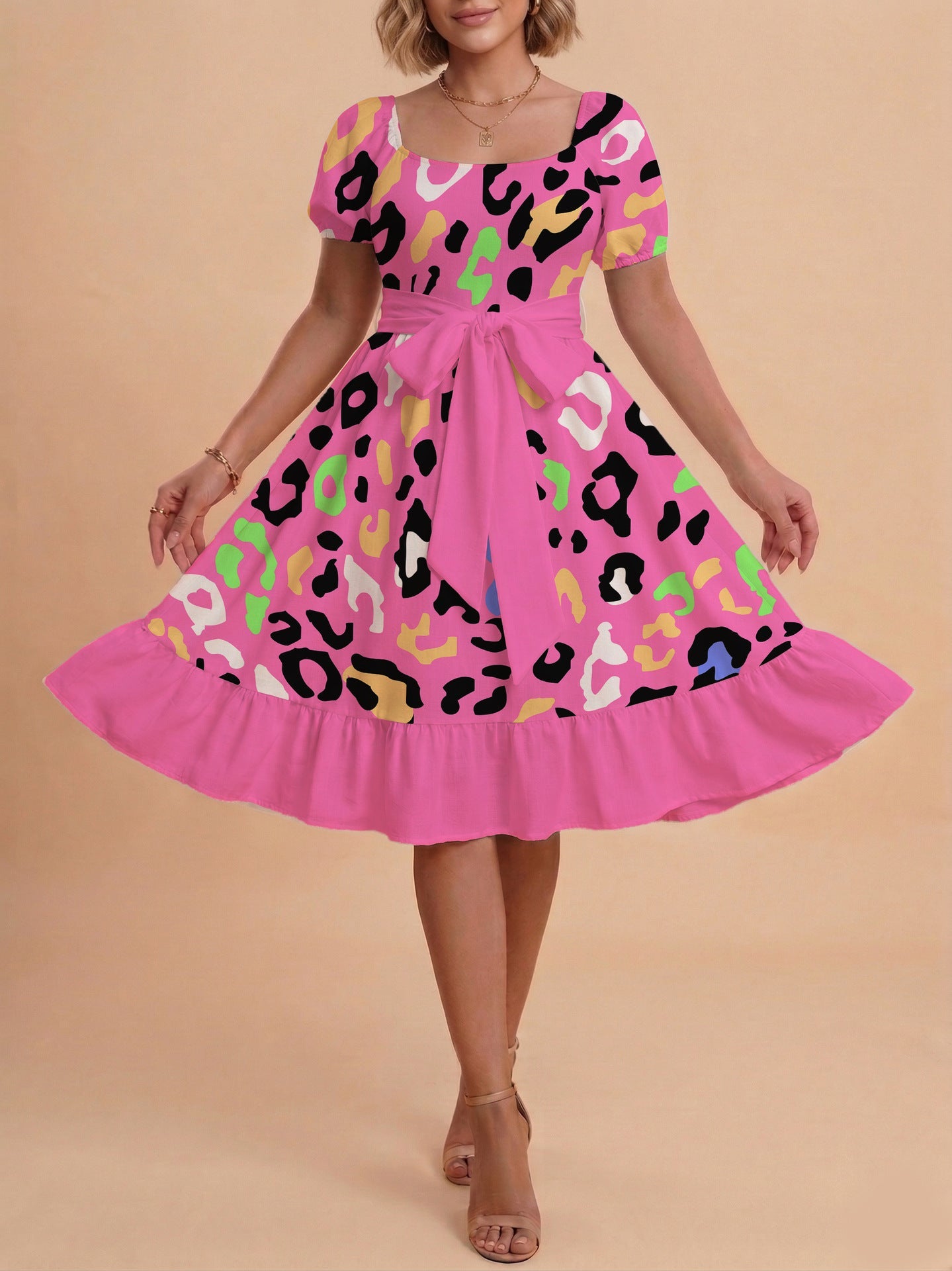 Damen Sommerliches Blumenkleid mit taillierbarem Gürtel und voluminösen Ärmeln