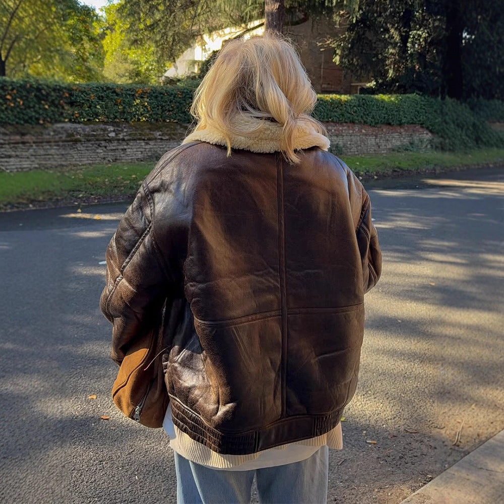 Damen Oversize Fliegerjacke aus Kunstleder mit Teddyfutter und breitem Schnitt Shop Nory