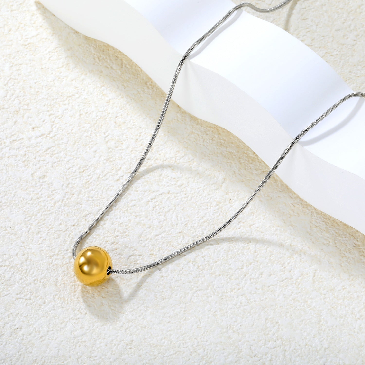 Damen Halskette mit verstellbarem Kugelanhänger aus hochwertigem Edelstahl Shop Nory
