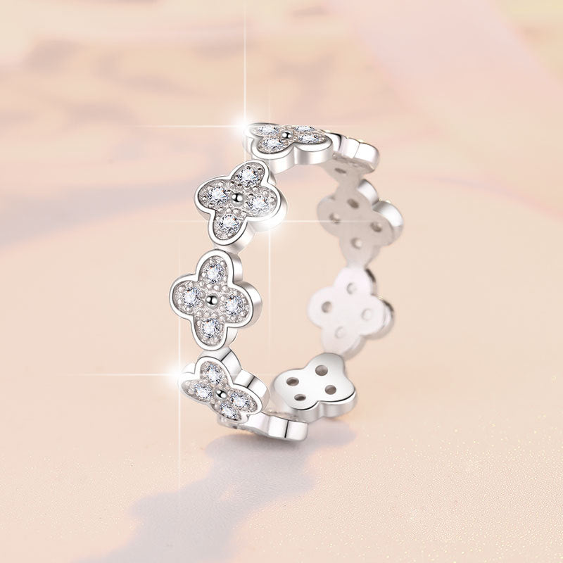 Damenring mit floralem Design und funkelnden Zirkonia Shop Nory