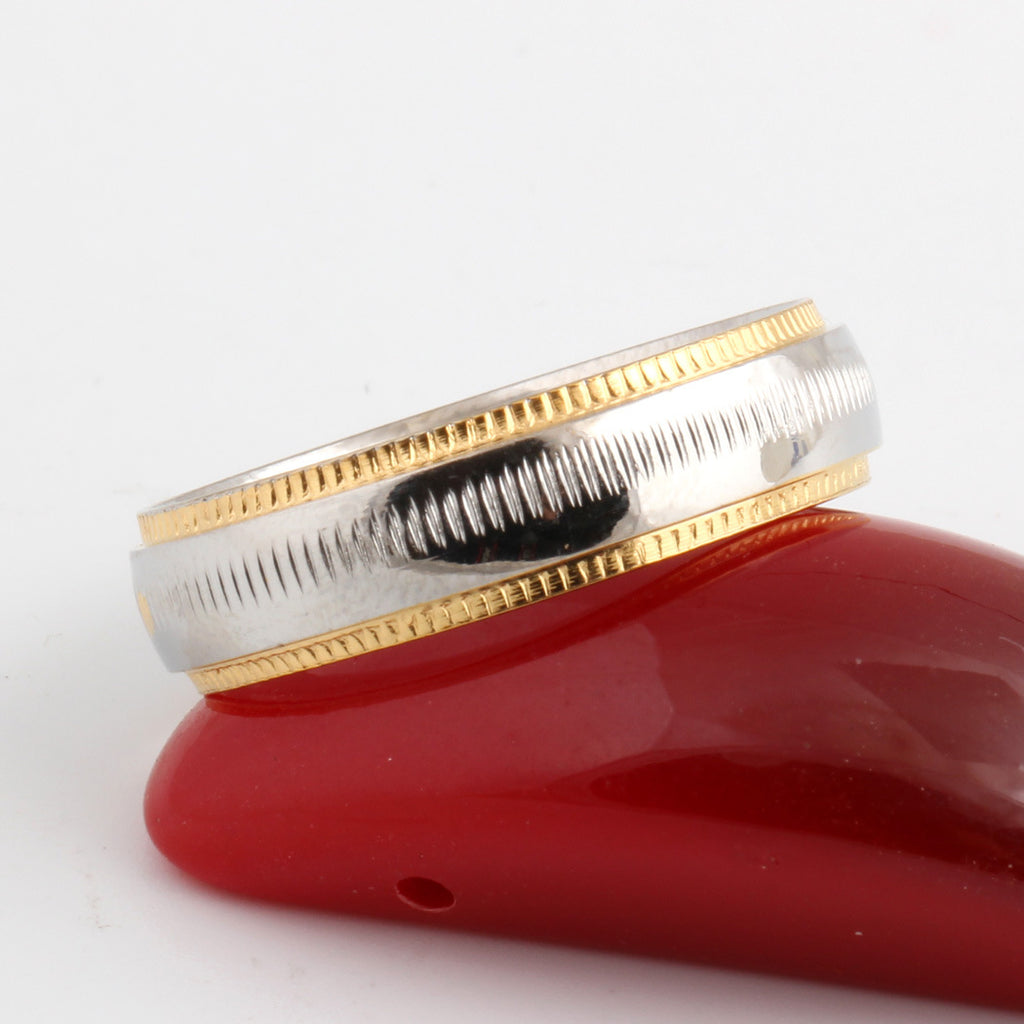 Damen Ring mit stilvollem, zweifarbigem Design und feiner Oberflächenstruktur Shop Nory