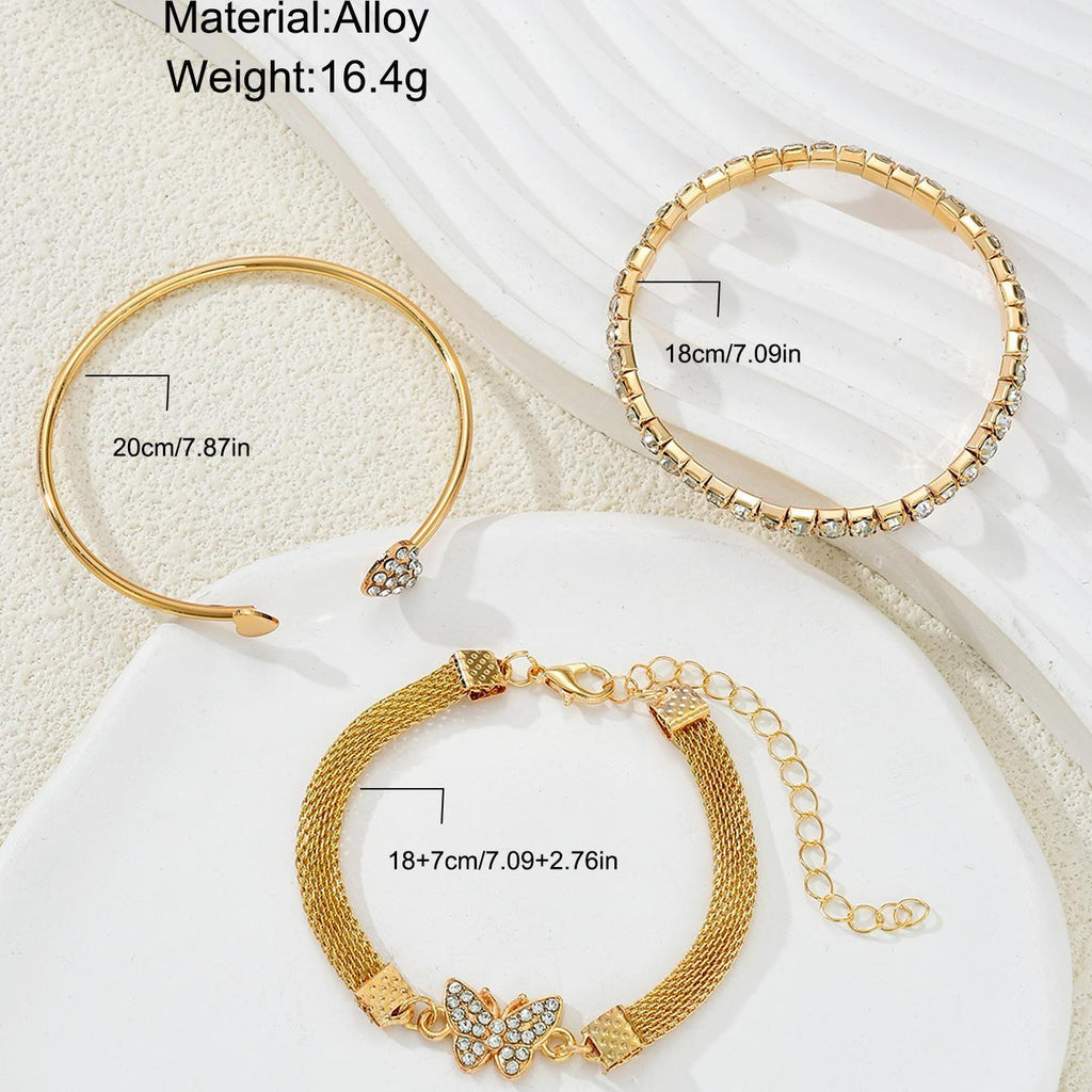 Damen Armband-Set mit funkelnden Kristallelementen und Herzdetails Shop Nory
