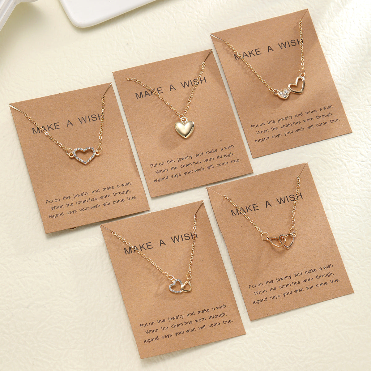 Damen Halskette Set mit bezaubernden Herzanhängern und funkelnden Akzenten Shop Nory