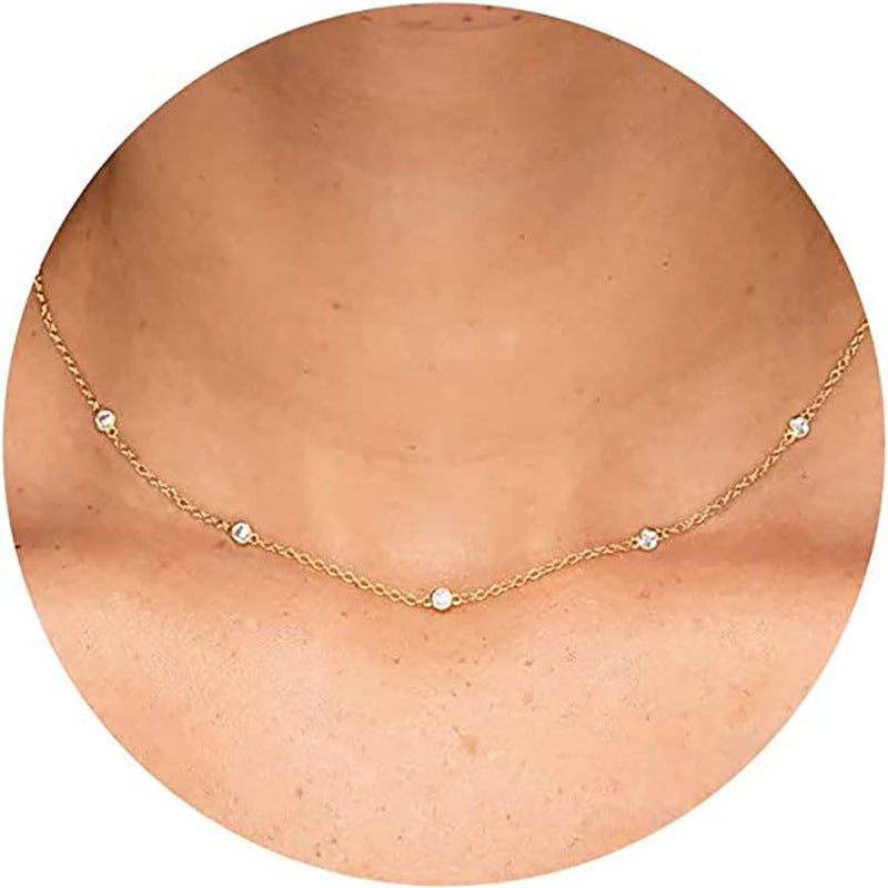 Damen Halskette mit funkelnden Zirkonia und filigranem Kettendesign Shop Nory