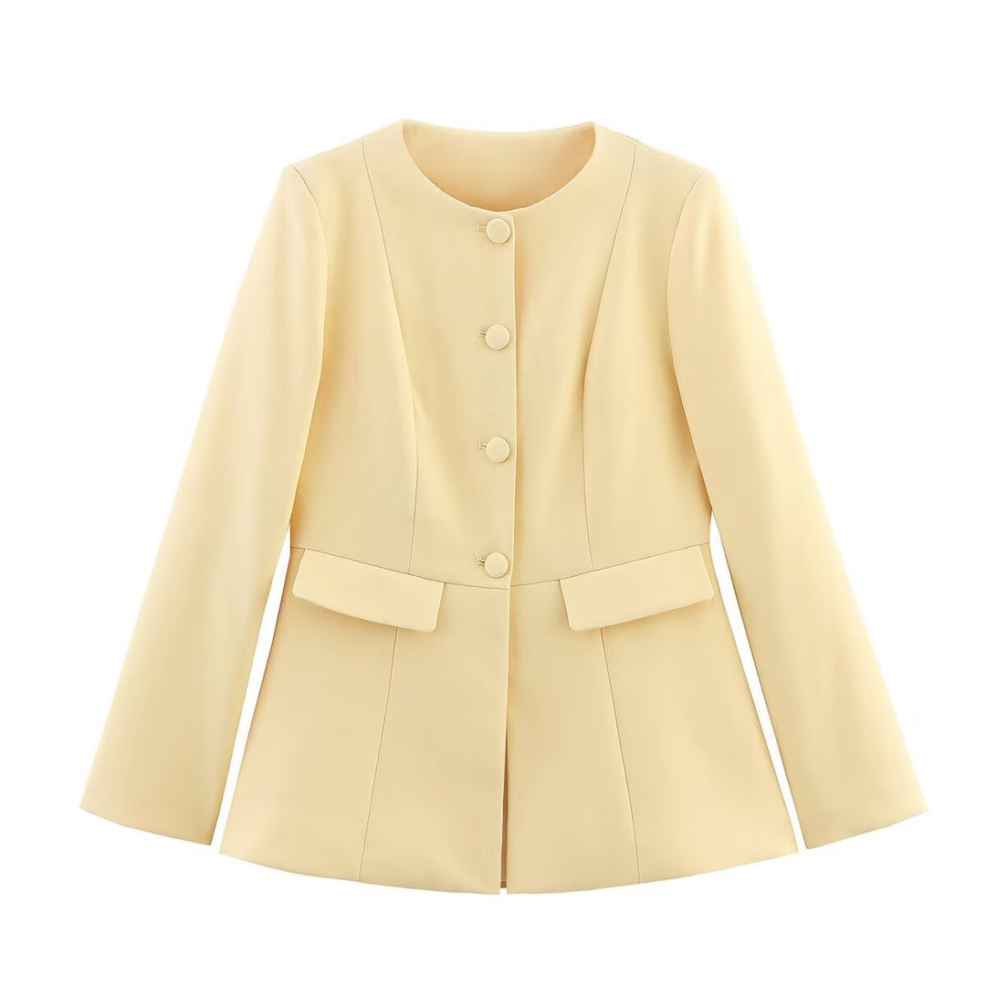Damen Taillierte Blazerjacke mit Rundhalsausschnitt, verdeckter Knopfleiste und Pattentaschen Shop Nory