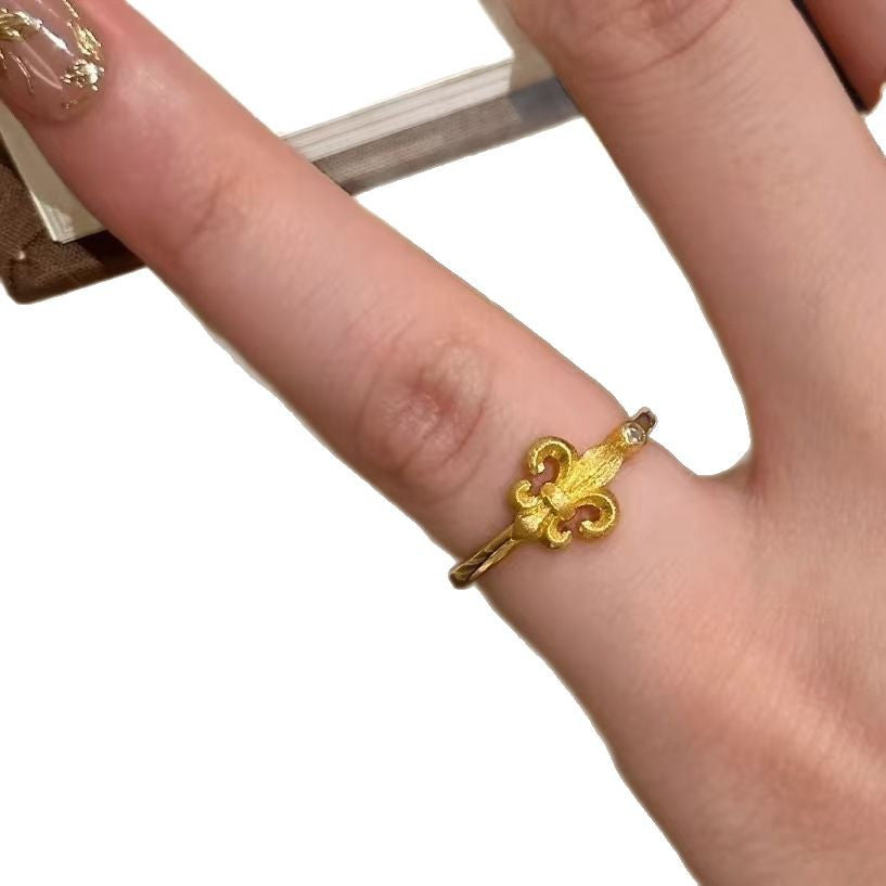 Damenring mit kunstvollem Fleur-de-Lys-Design und elegantem Zirkonia-Besatz Shop Nory
