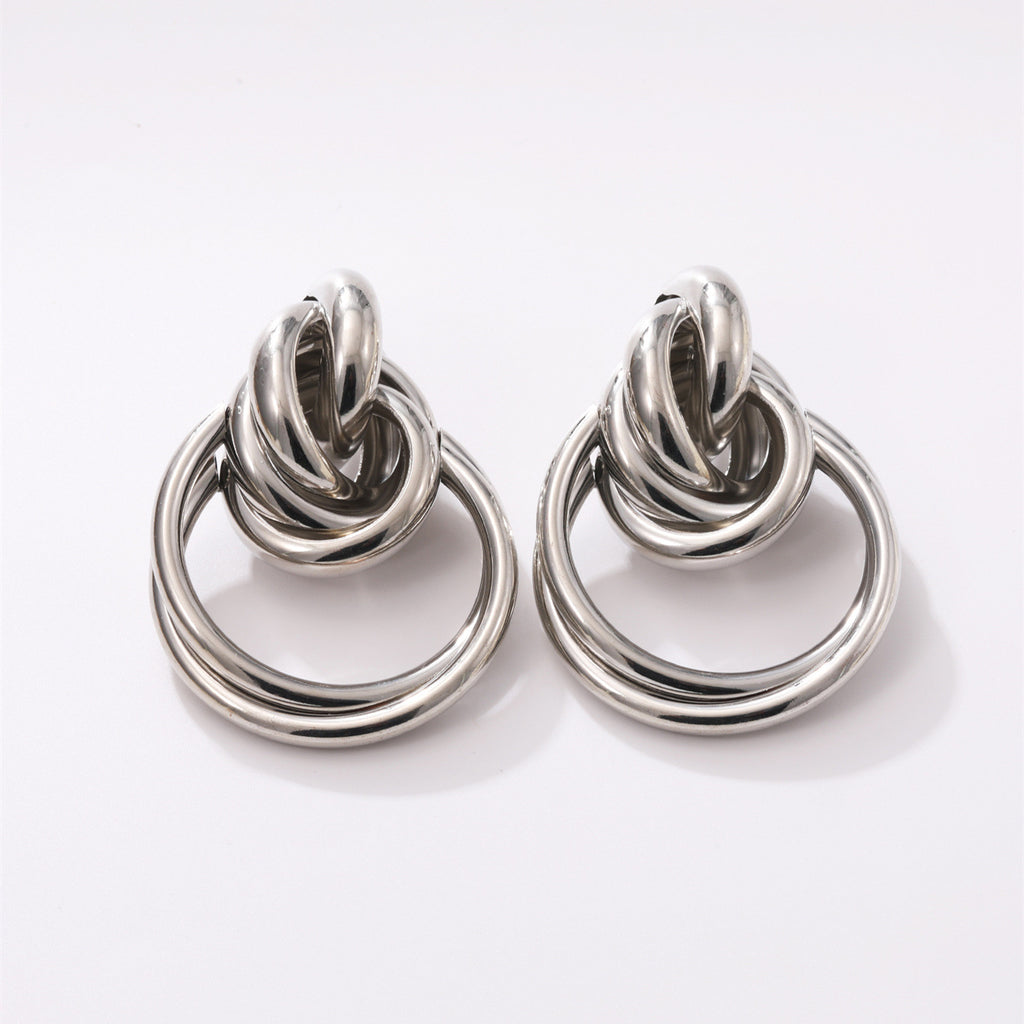 Damen Hängende Ohrringe mit elegantem, geschwungenem Ringdesign Shop Nory