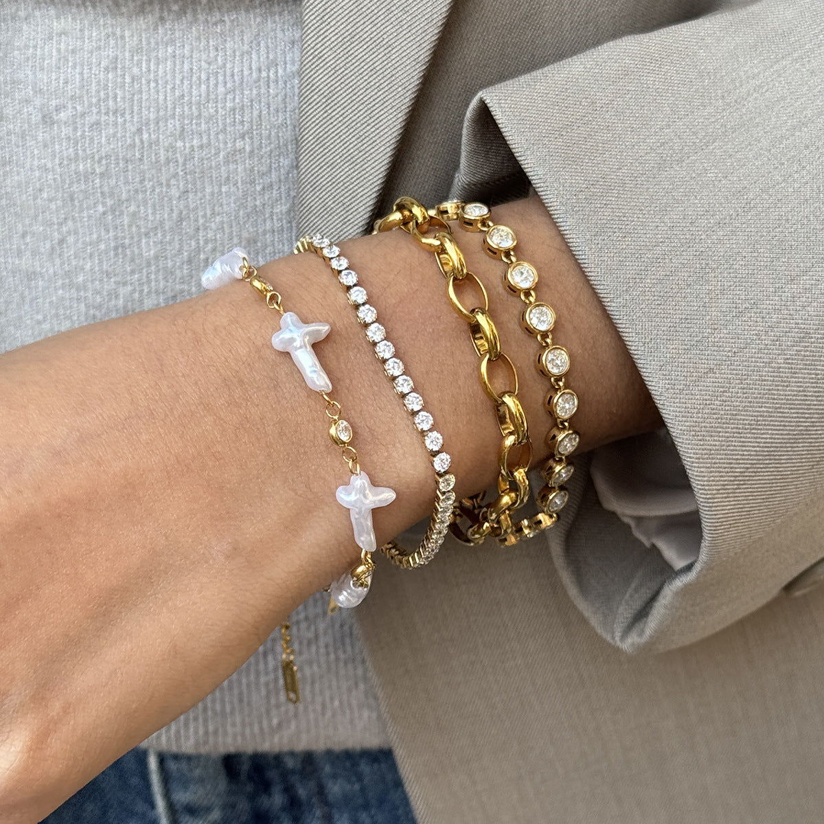 Damen Elegantes und hypoallergenes Armband aus Edelstahl mit Zirkonia Shop Nory