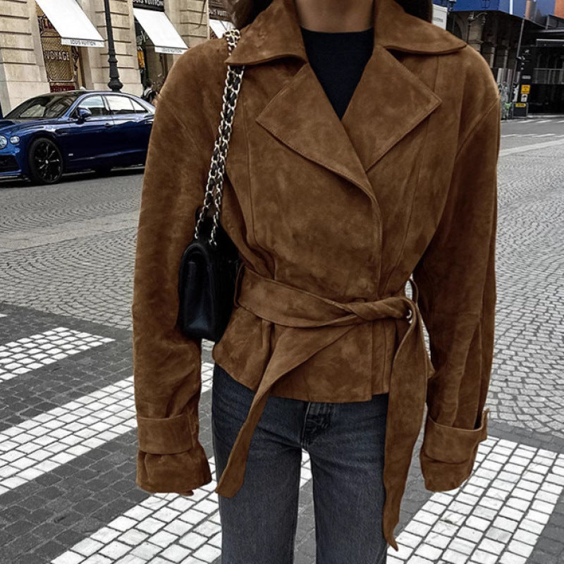 Damen Taillierte Wildleder‑Optik Kurzjacke mit Wickelgürtel und langen Manschetten Shop Nory