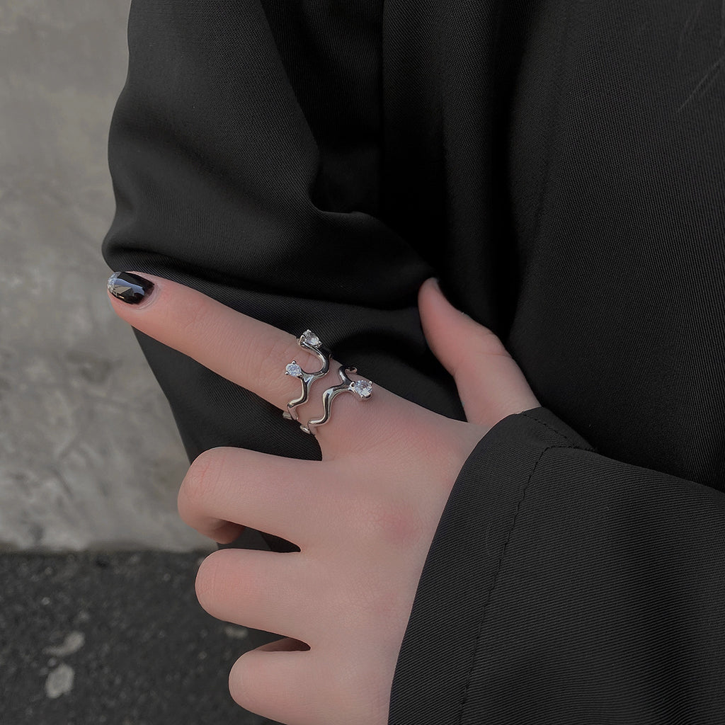 Damen Offener Ring mit elegantem Wellenmotiv und funkelnden Zirkonia Shop Nory