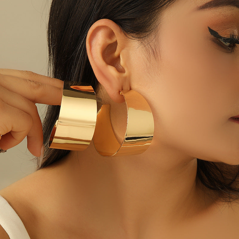 Damen Creolen im minimalistischen, eleganten Design Shop Nory