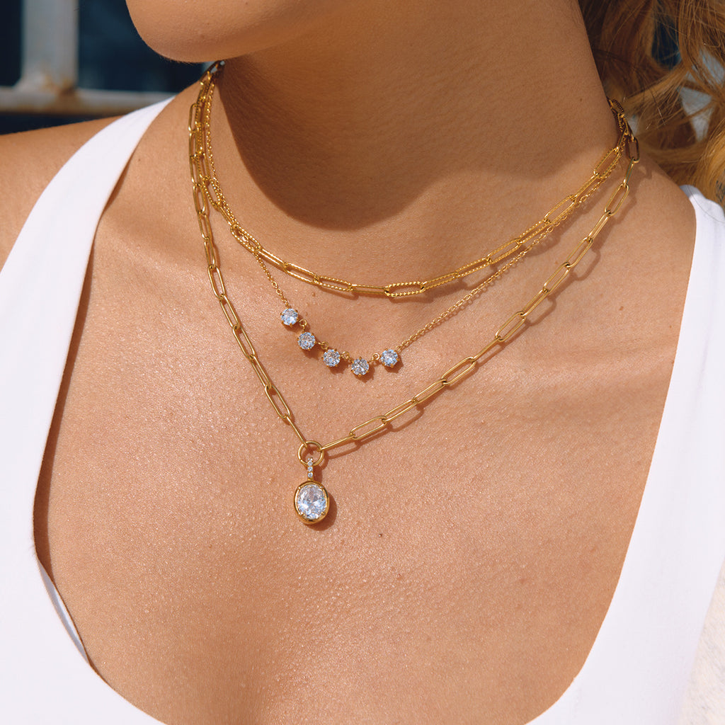 Damen Halskette mit funkelnden Zirkonia-Anhängern und verstellbarer Länge Shop Nory