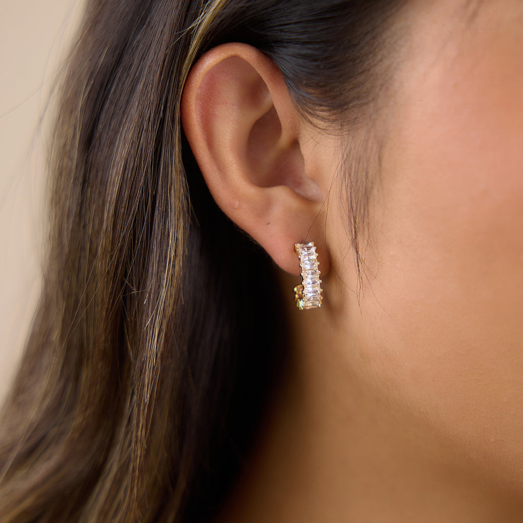 Damen modische Creolen mit funkelnden Zirkonia Shop Nory