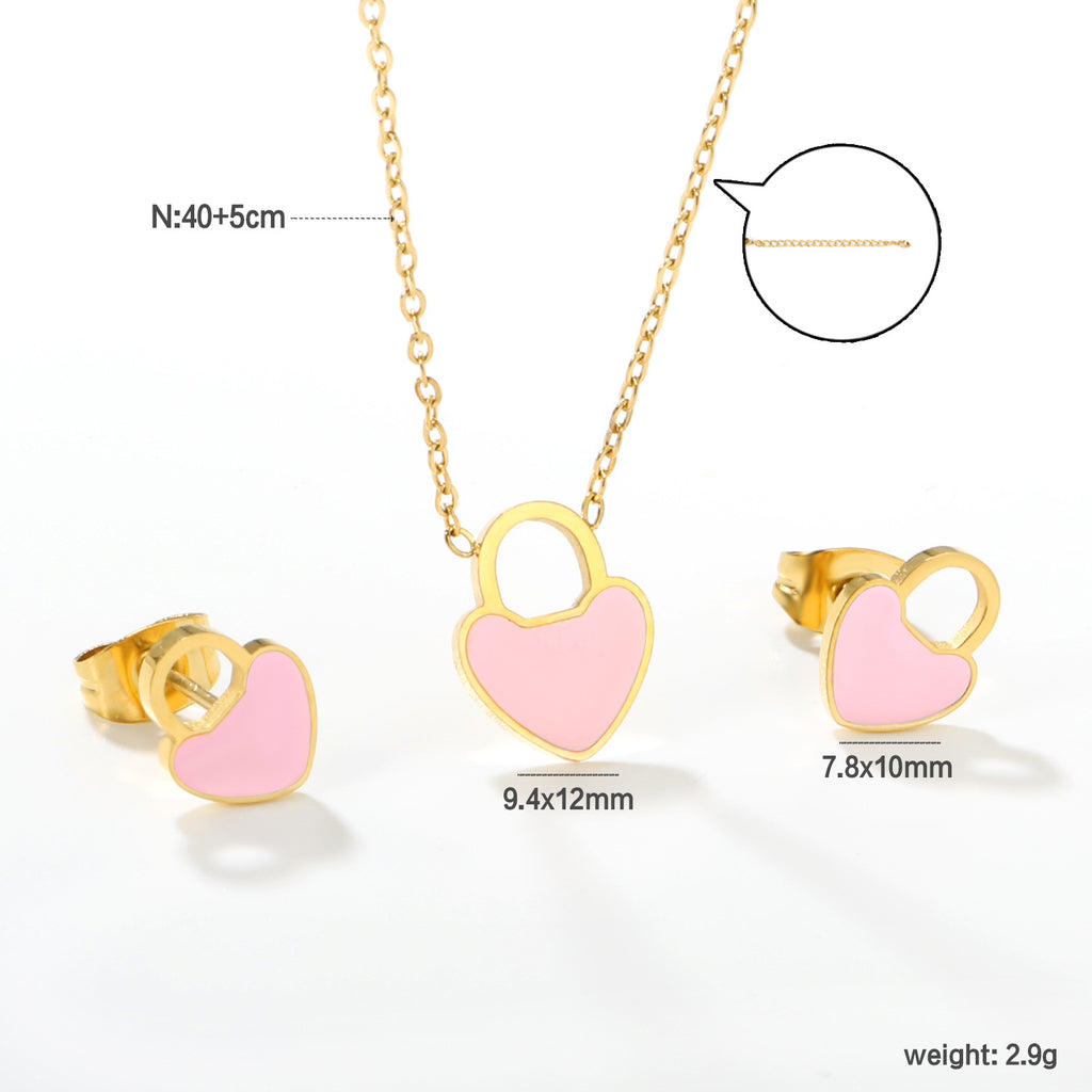 Damen Schmuckset mit modischem Kinderwagen-Anhänger und passenden Ohrsteckern Shop Nory