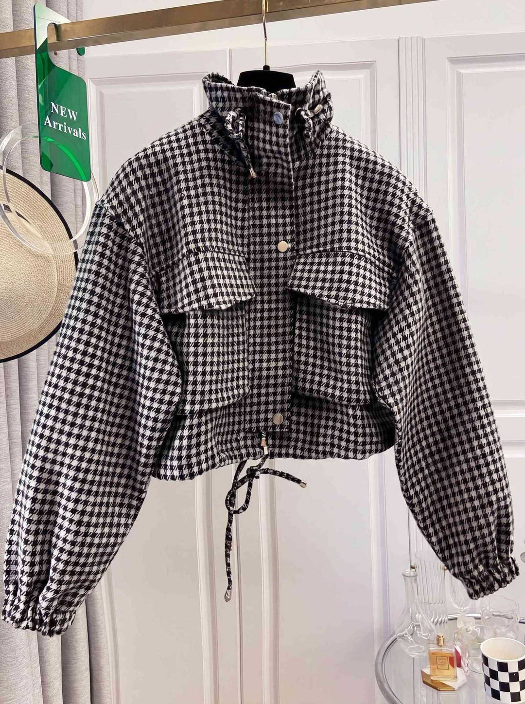 Damen Karo-Cropped-Jacke mit Stehkragen, Tunnelzug und elastischen Bündchen Shop Nory