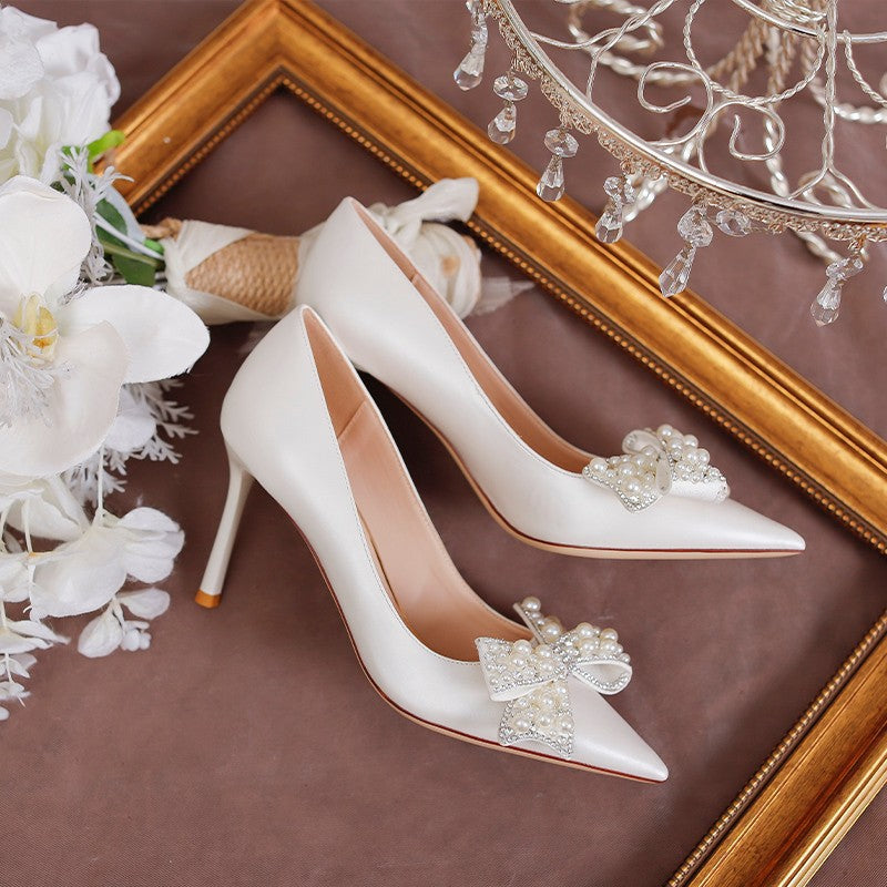 Damen Hochwertige Hochzeitspumps mit Perlenapplikation und raffiniertem Schleifendetail