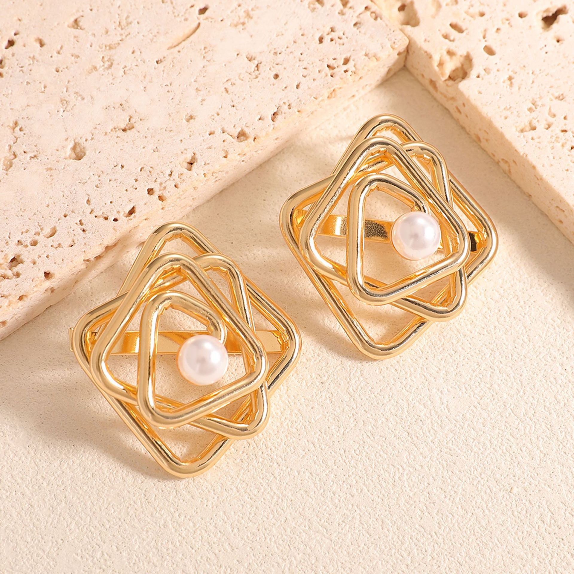 Damen Perl- und Metall-Design Ohrringe Shop Nory