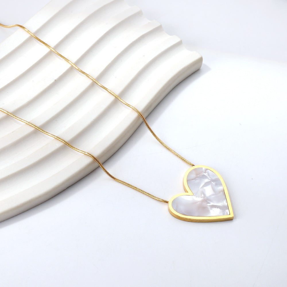 Damen elegante Halskette mit herzförmigem Anhänger aus hochwertigem Edelstahl Shop Nory