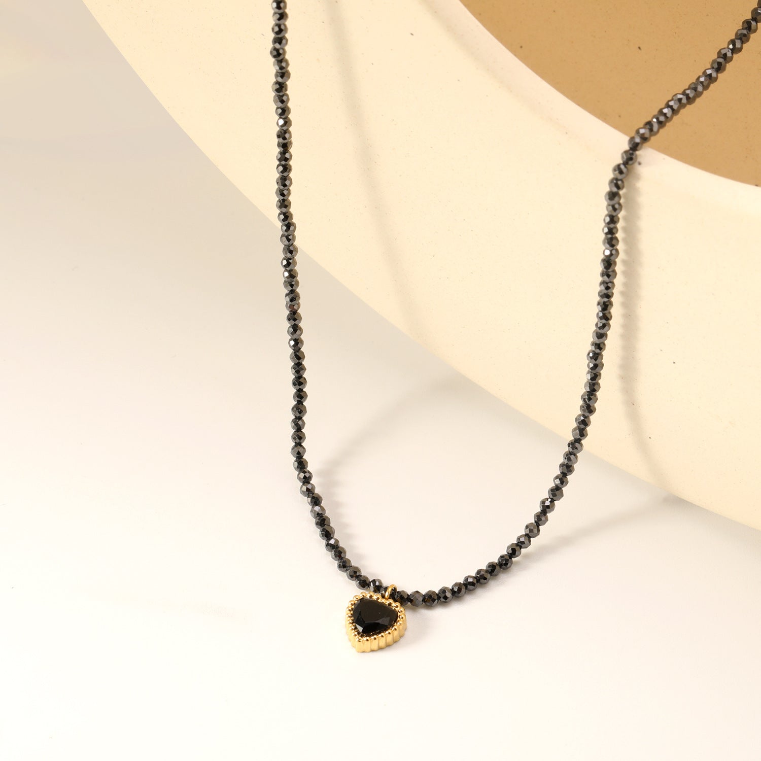 Damen Halskette mit herzförmigem Anhänger aus hochwertigen, rosa Kristallen Shop Nory