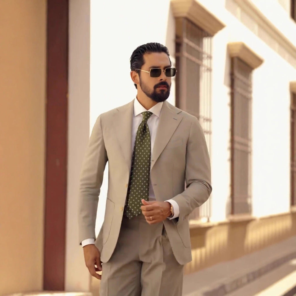 Herren eleganter Anzug im modernen Schnitt mit stilvollen Details Shopnory